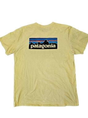 Patagonia Yellow Logo T-Shirt XXL Regular Fit Graphic Tee Outdoor Casual